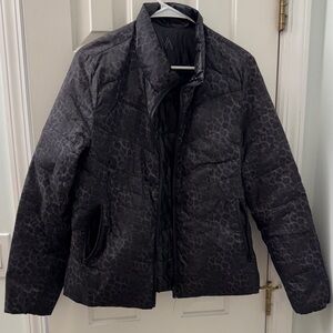 Vie Active Reversible puffer jacket. Black/black leopard. M